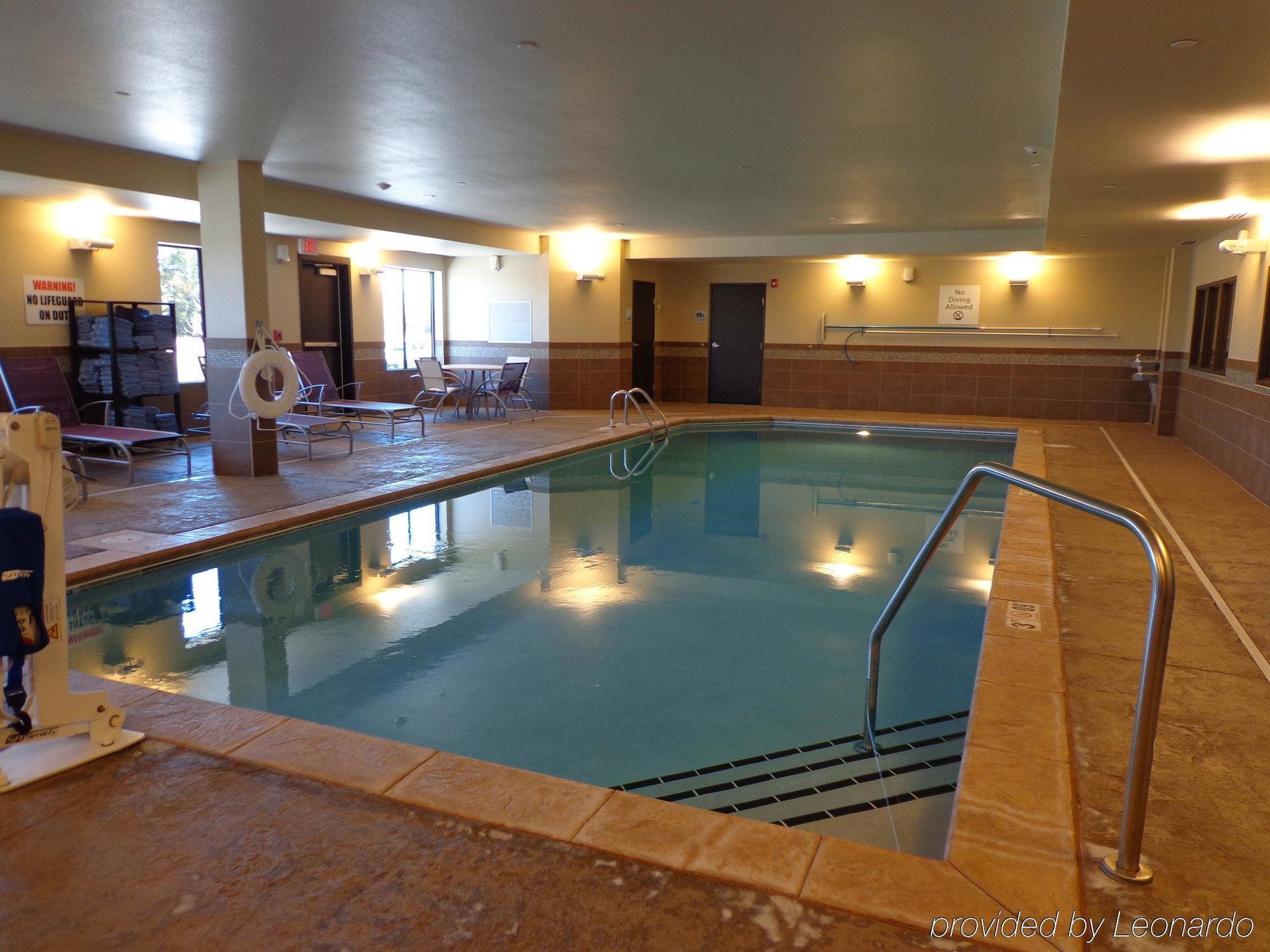 Holiday Inn Express Hotel & Suites Wichita Northeast By Ihg Kültér fotó
