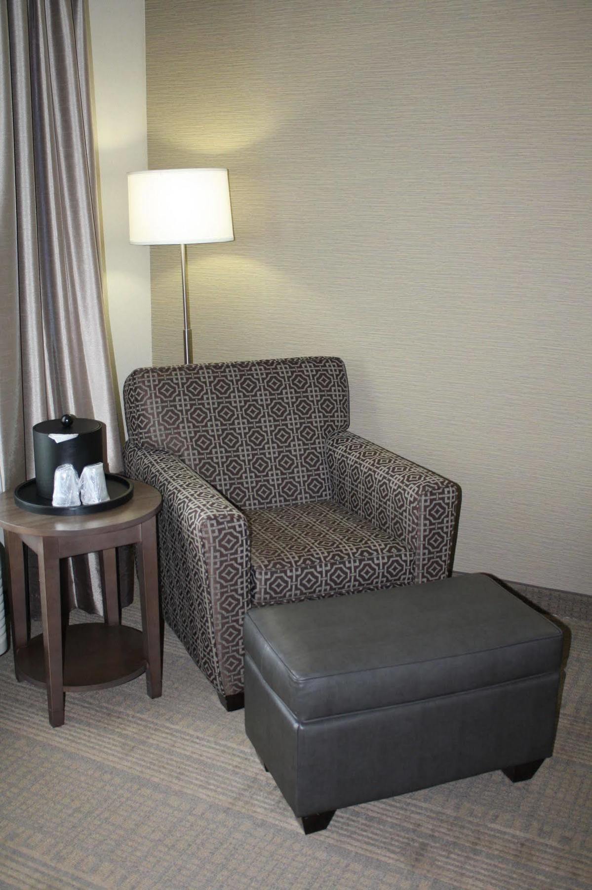 Holiday Inn Express Hotel & Suites Wichita Northeast By Ihg Kültér fotó